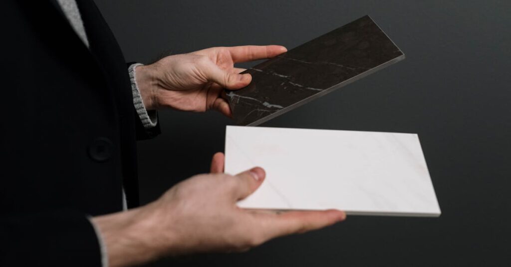 まるでこたつソックスのメンズとレディースのサイズやデザインの違いを比較するイメージ画像