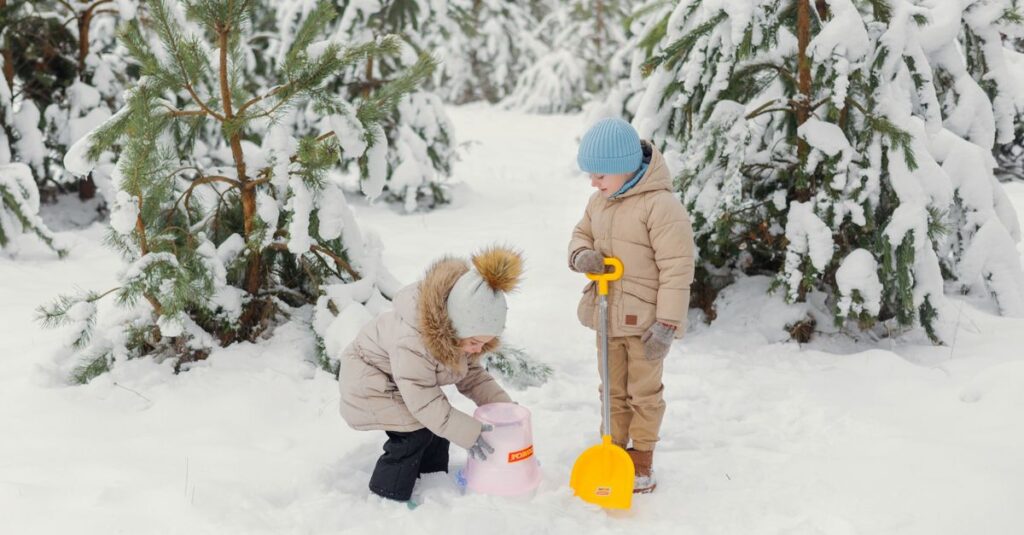 関西の子連れ家族が楽しむ雪遊びスポットの紹介イメージ画像