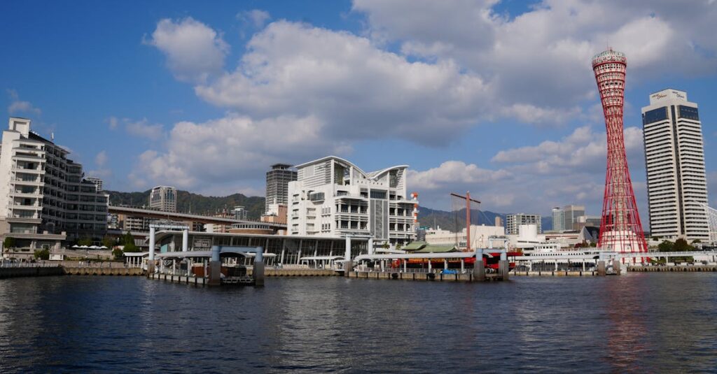 ルミナリエ2026の光に包まれた神戸の街並みの様子